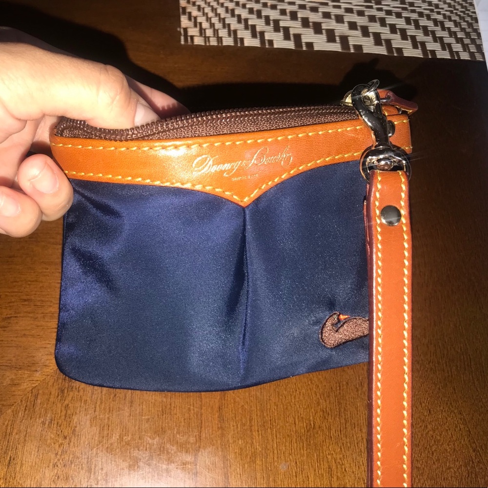 dooney & bourke wristlet